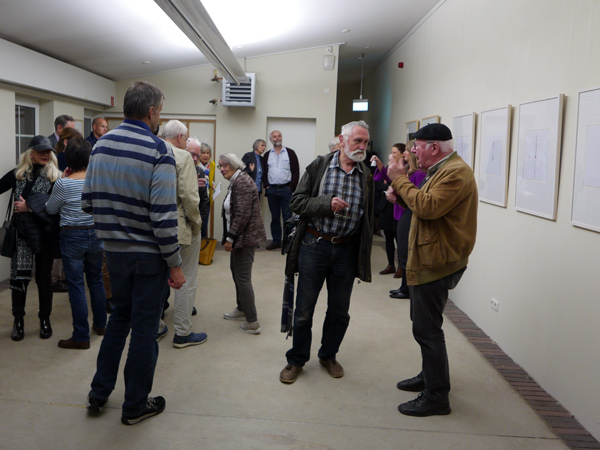 Publikum im Ausstellungsraum; ©BKV