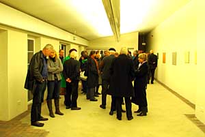 Besucher im Ausstellungsraum; ©Wagner/BKV